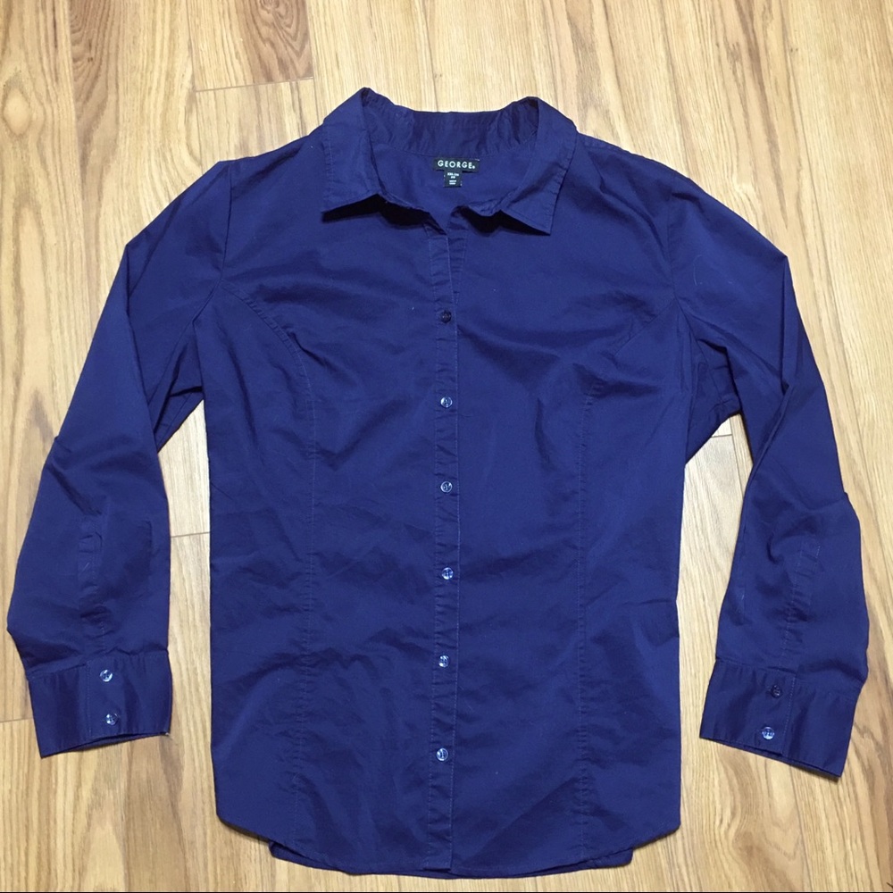 George Women’s Fitted blue button down blouse w/long sleeves. Fun holiday top.
